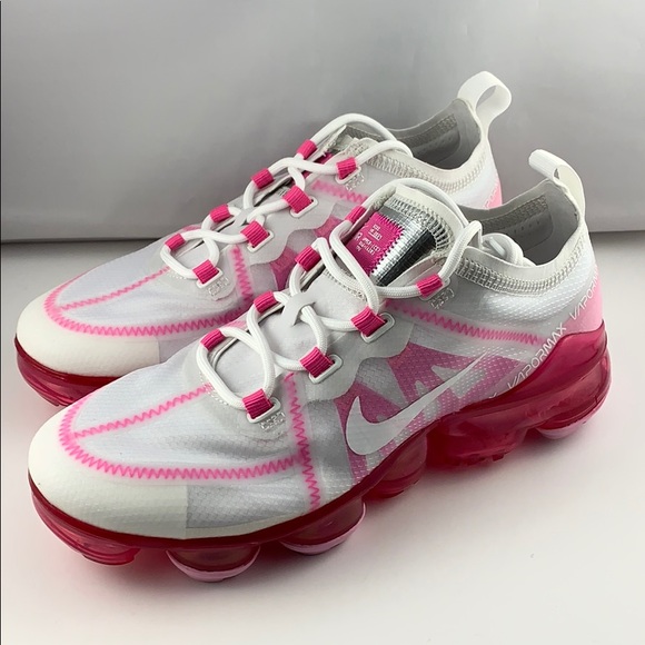 nike pink and white vapormax